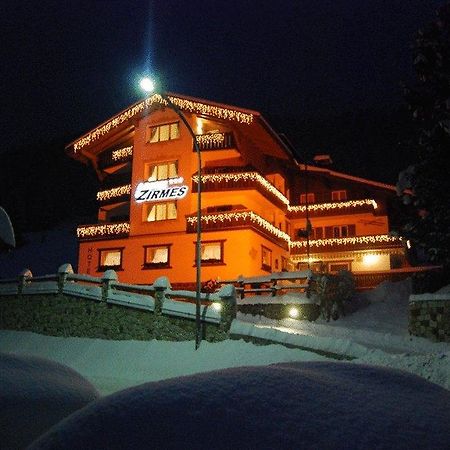 Hotel Zirmes Moena Exteriör bild