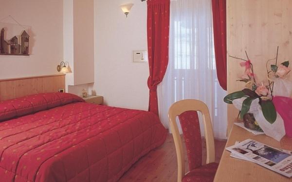Hotel Zirmes Moena Exteriör bild