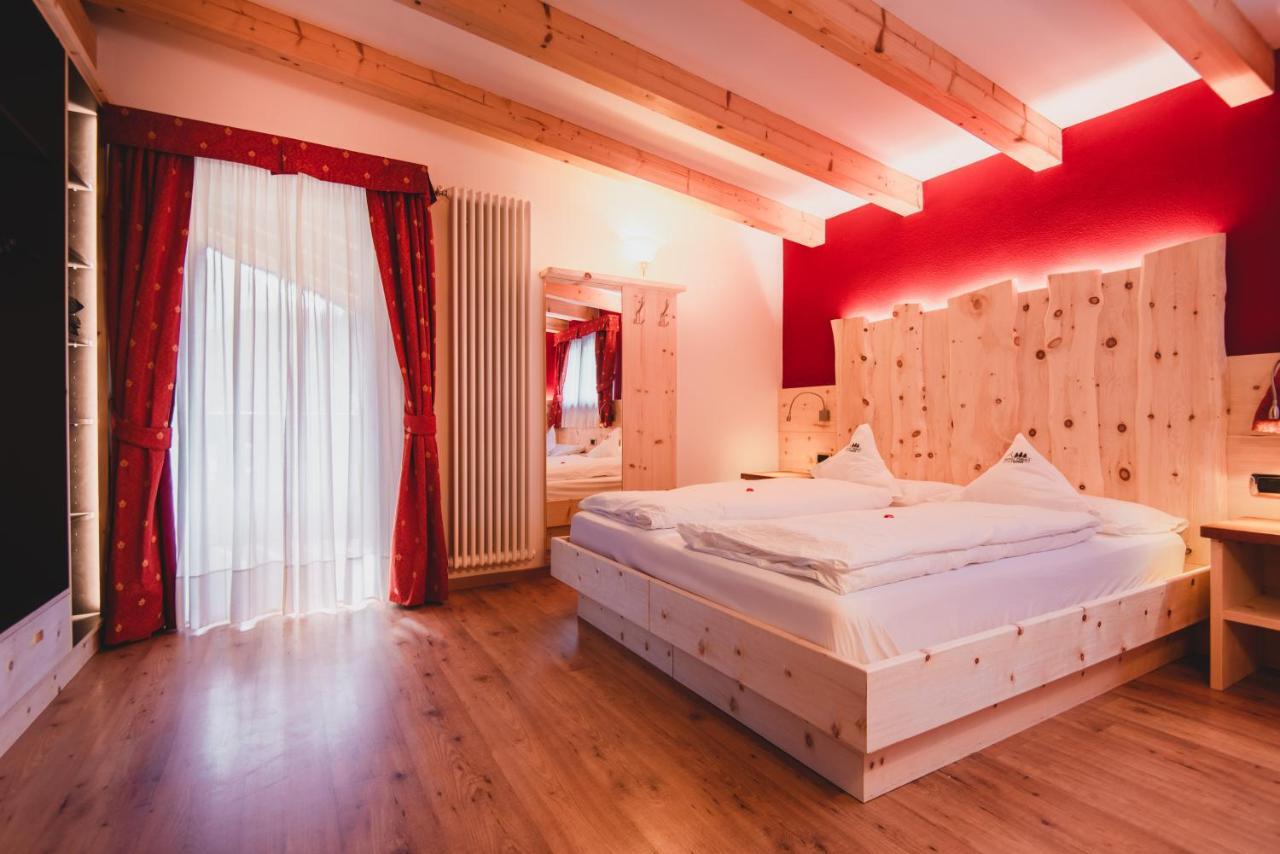 Hotel Zirmes Moena Exteriör bild